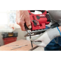 SKIL Decoupeerzaag 4530AA 550W - Met Pendelfunctie -Kwaliteitswinkel Voor Thuishulpmiddelen 123 3078