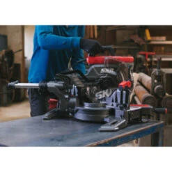 SKIL Afkortzaag /verstekzaag 254mm Met Trekfunctie, Laser En 'dual Bevel' Functie 1320AA 2000W + Snelklem -Kwaliteitswinkel Voor Thuishulpmiddelen 123 3257