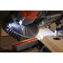 Black & Decker BLACK+DECKER 1600W 216mm Afkort- En Verstekzaag BES700-QS -Kwaliteitswinkel Voor Thuishulpmiddelen 123 3283